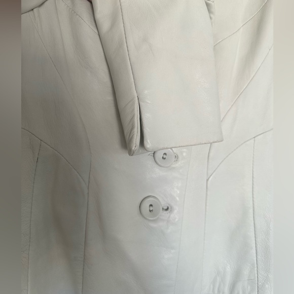 Danier double breasted white leather jacket - Picture 6 of 7